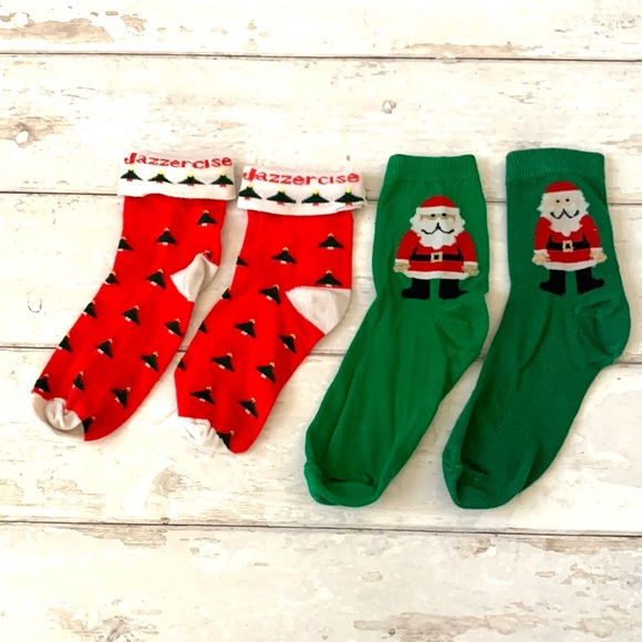 Women’s OS Holiday Crew Socks Green Santa Print Christmas Trees Funny Socks - Picture 1 of 3